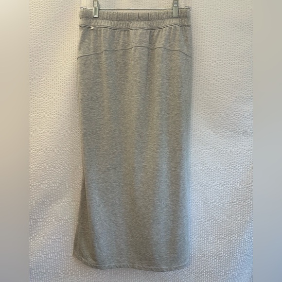 Lululemon Modal Blend Women’s Gray High Rise A-Line Midi Skirt Size: 6 - Picture 2 of 8